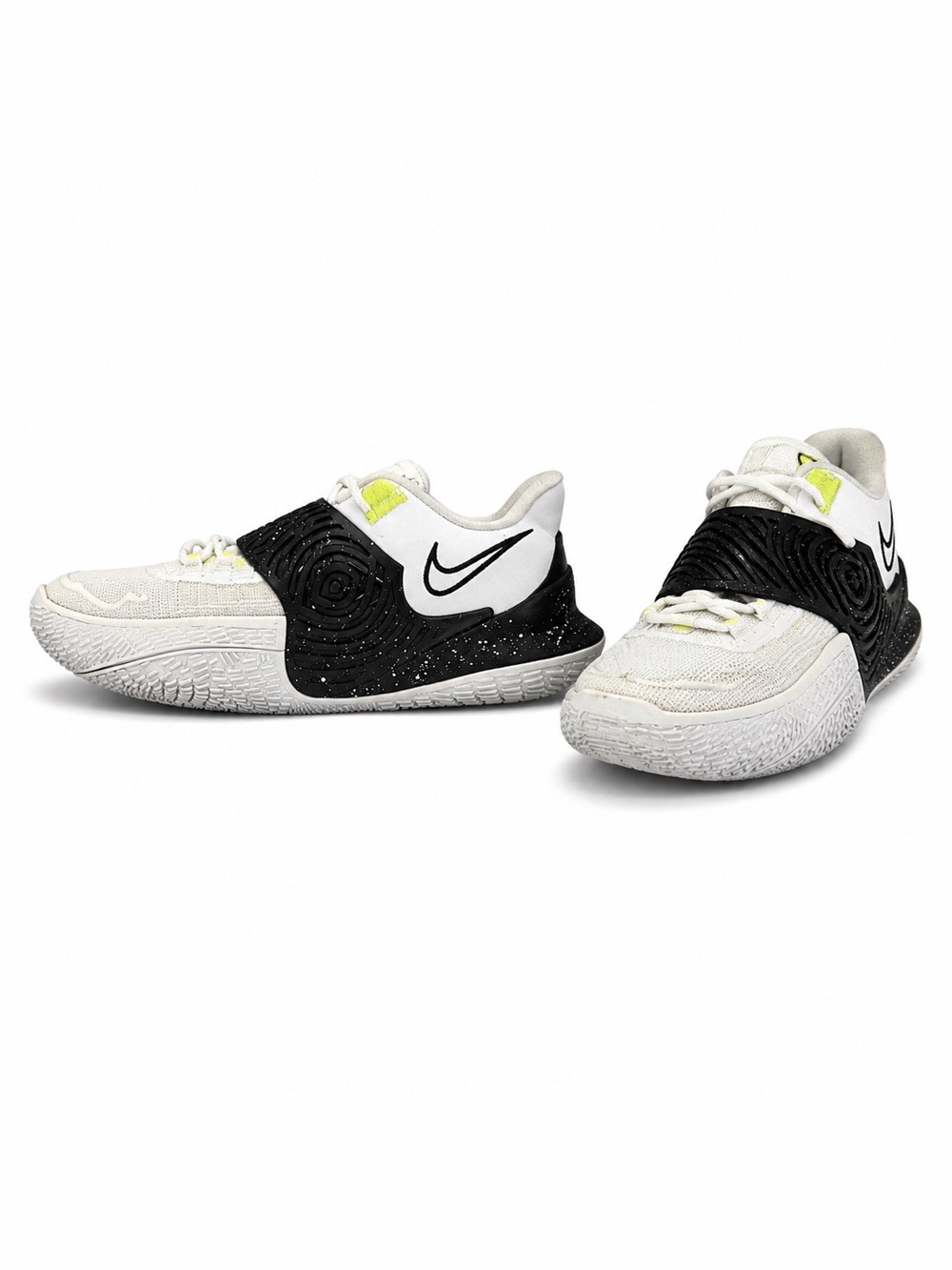 Nike Kyrie Low 3 Team White Black Basketball Shoes Men’s 6 Women’s 7.5